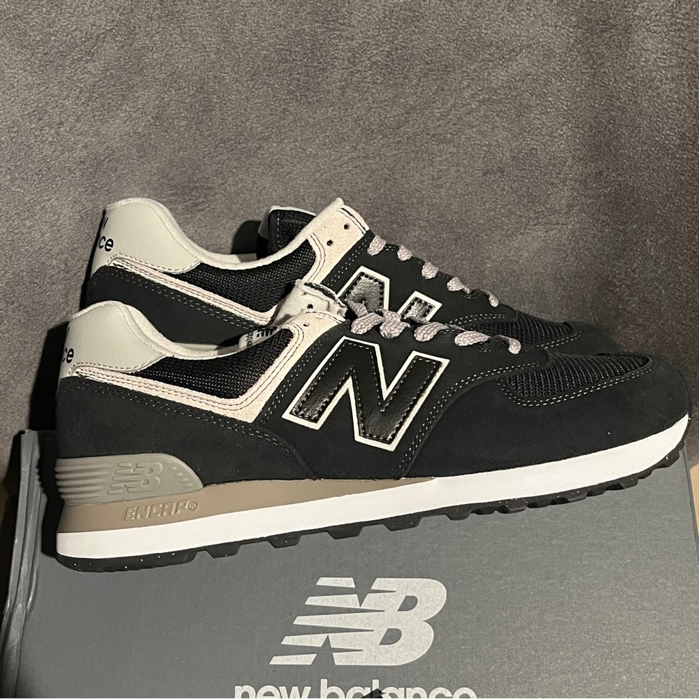 New Balance Men’s Sneakers 574 Black Size 9 US